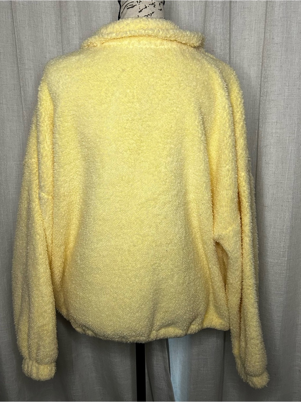 No Boundaries Women's Yellow XL Plush Half-Zip Pullover - Picture 3 of 5